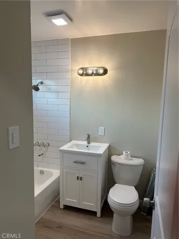 Unit B- Bathroom