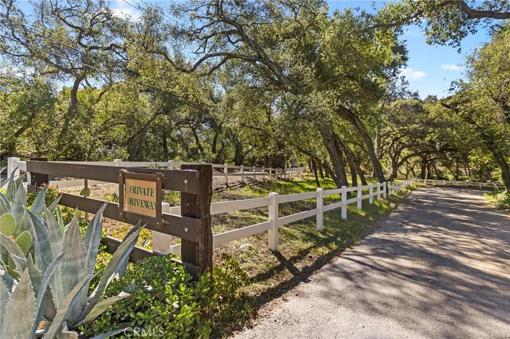 19411 Live Oak Canyon