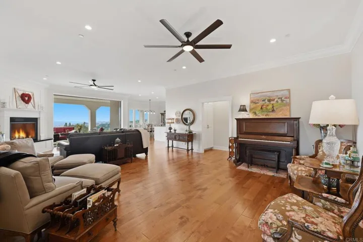 Den/Family/Great Room