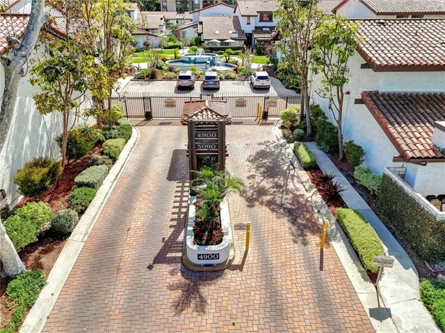 "The Fountains" Gated Community Entrance  - pic 2