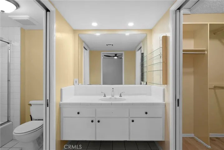 Bedroom 2 ensuite