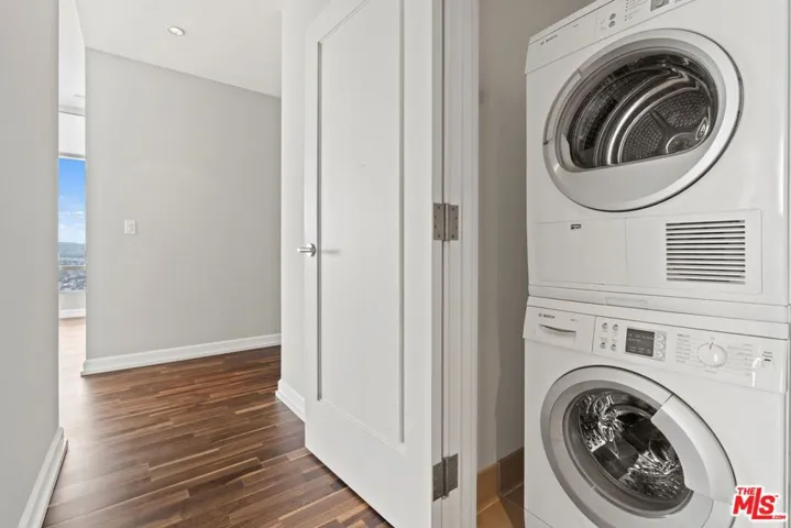 Hallway to 2nd Bedroom