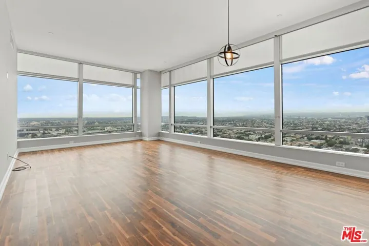 Living Room - Looking Southwes