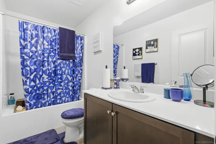 Upstairs full bath