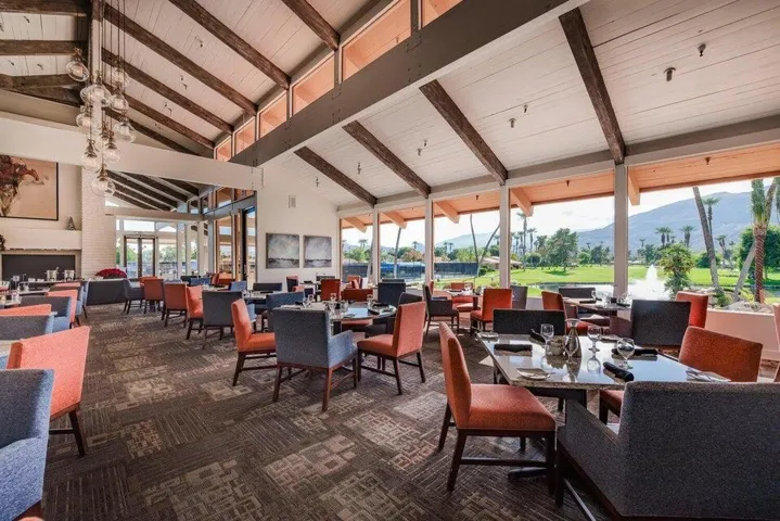 3 Restaraunt Dining