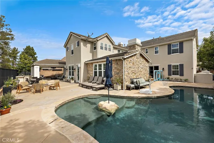 33 Christopher Street, Ladera Ranch, California 92694