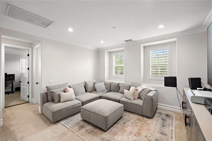 33 Christopher Street, Ladera Ranch, California 92694