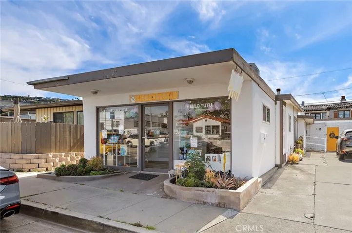 133 Ave. Granada