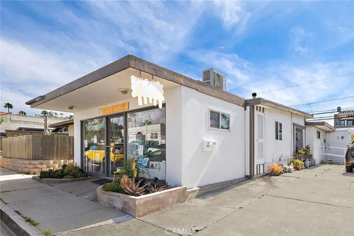 133 Ave. Granada