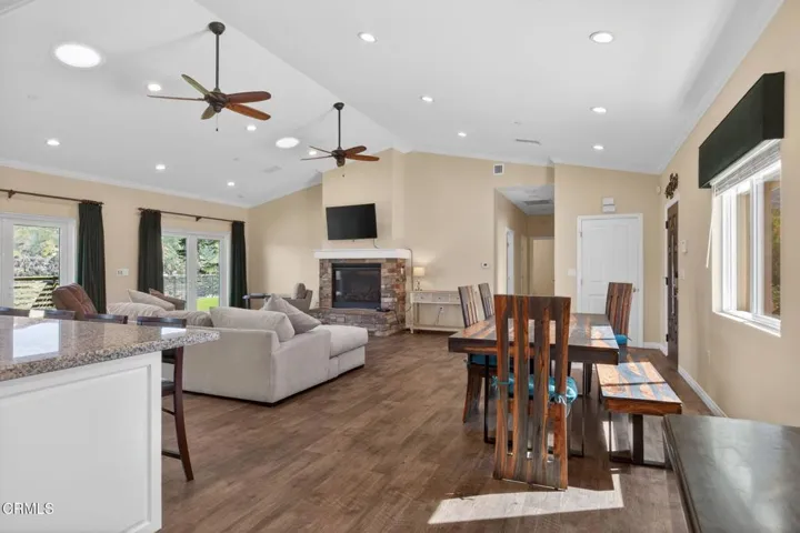 16-web-or-mls-Upmarket Media-10755Whe046