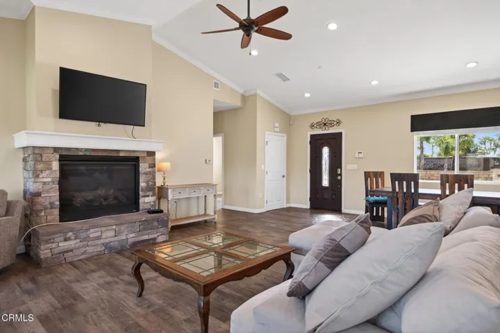 10-web-or-mls-Upmarket Media-10755Whe028