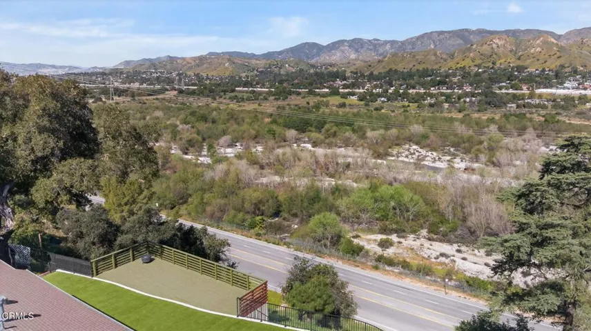 40-web-or-mls-Upmarket Media-10755Whe-ae