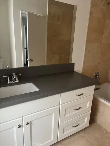 Primary bedroom  bath