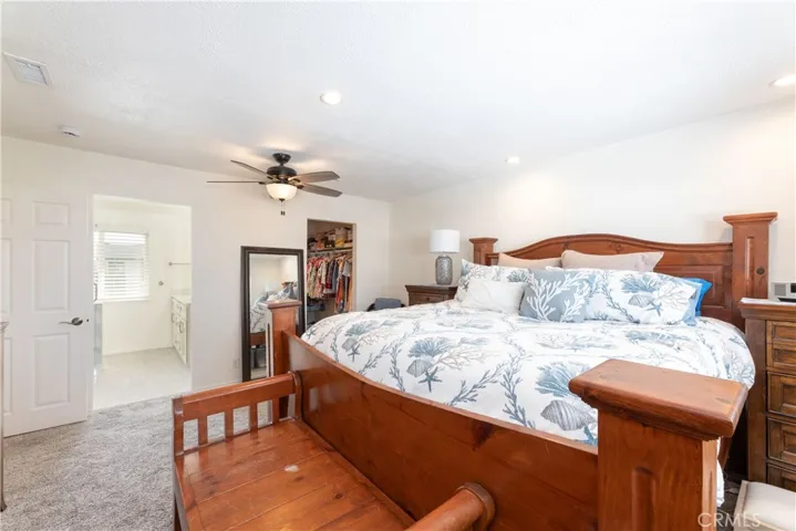 Primary Bedroom (4)