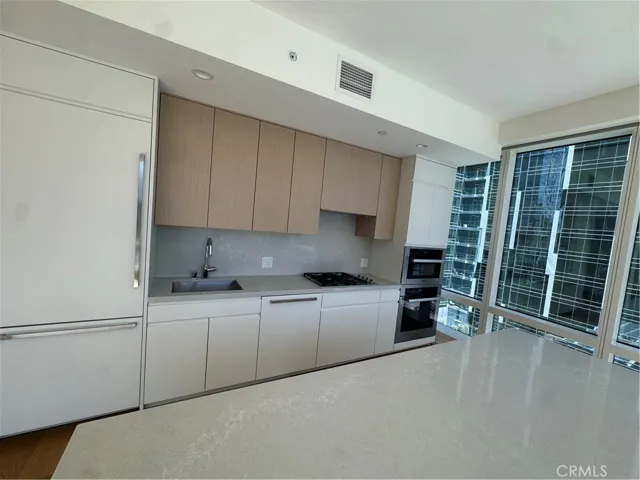 877 Francisco Street 1606, Los Angeles, California 90017
