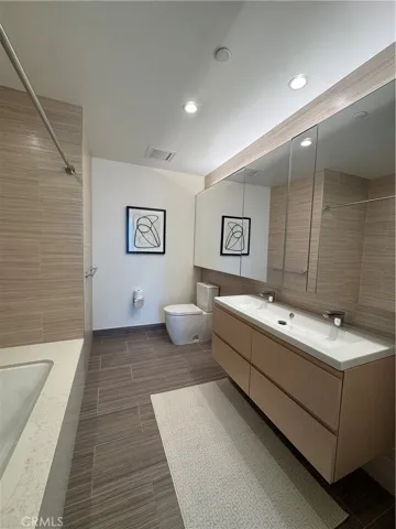 877 Francisco Street 1606, Los Angeles, California 90017