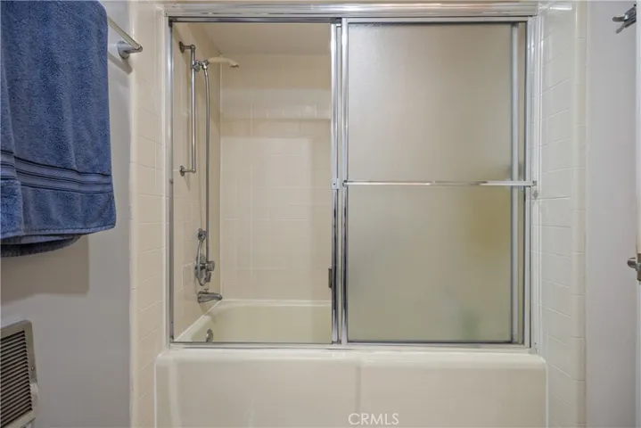 Primary tub shower combo