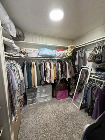 prim walk in closet 557