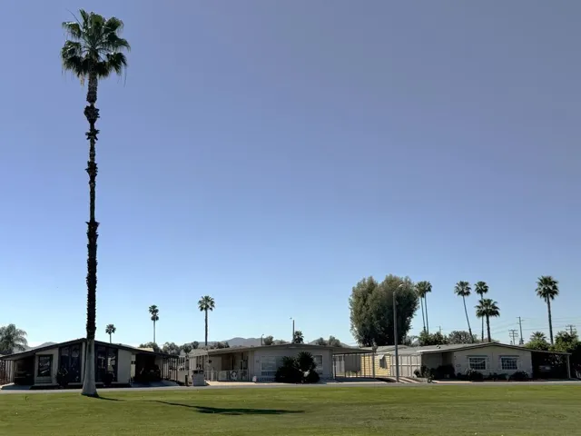 golf course front of house 557