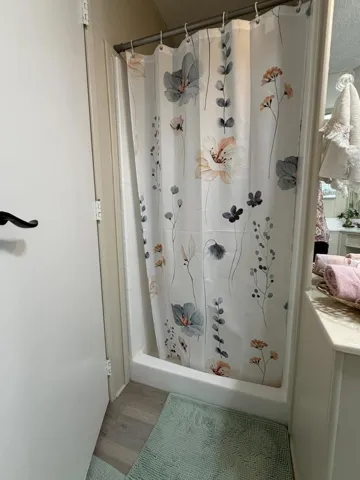 prim bath shower 557