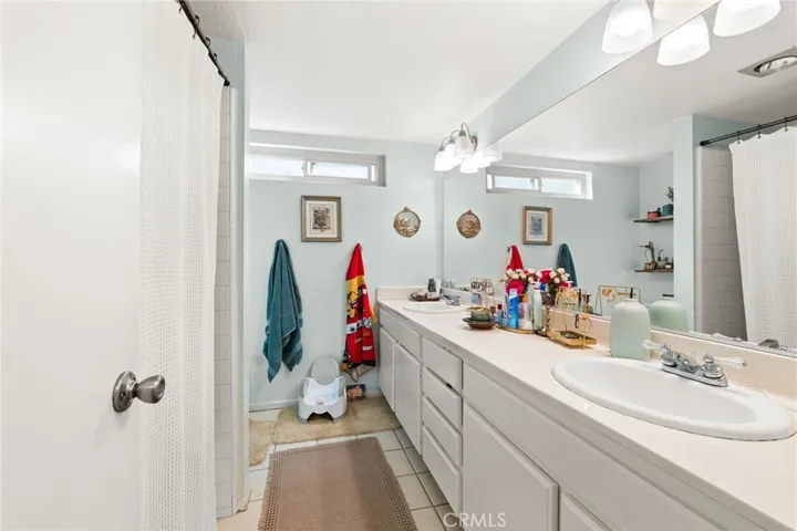 Secondary Bath downstairs