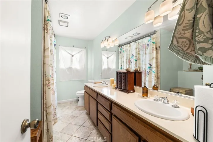Primary Bathroom, dual vanity