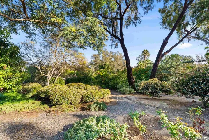 Southern California's climate means residents enjoy mild temperatures year-round, with plenty of sunshine and minimal rainfall