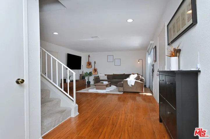 10341 Canoga Avenue 3, Chatsworth, California 91311