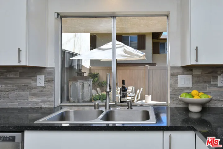 10341 Canoga Avenue 3, Chatsworth, California 91311