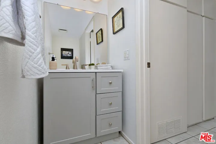 10341 Canoga Avenue 3, Chatsworth, California 91311
