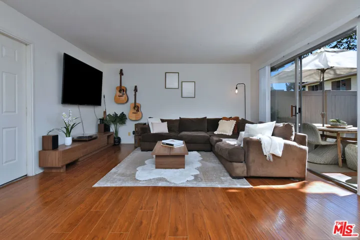 10341 Canoga Avenue 3, Chatsworth, California 91311