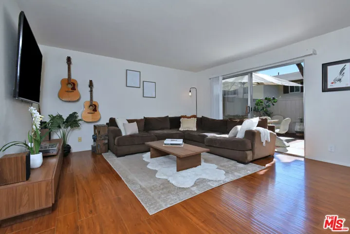 10341 Canoga Avenue 3, Chatsworth, California 91311