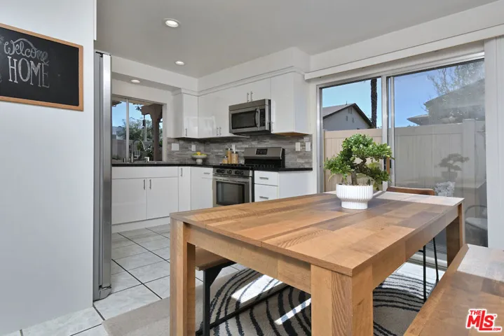 10341 Canoga Avenue 3, Chatsworth, California 91311