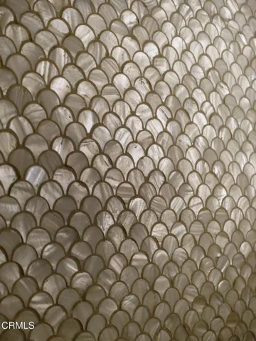 40-web-or-mls-8 Burrell Lt by Pierre Gal