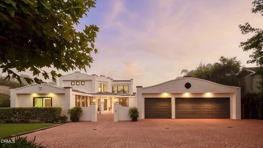 44-web-or-mls-8 Burrell Lt by Pierre Gal