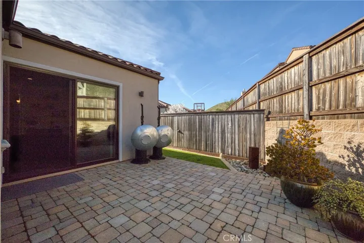 Sliding glass door access from Living​​‌​​​​‌​​‌‌​​‌​​​‌‌​​​‌​​‌‌​​‌‌​​‌‌​​​​ room