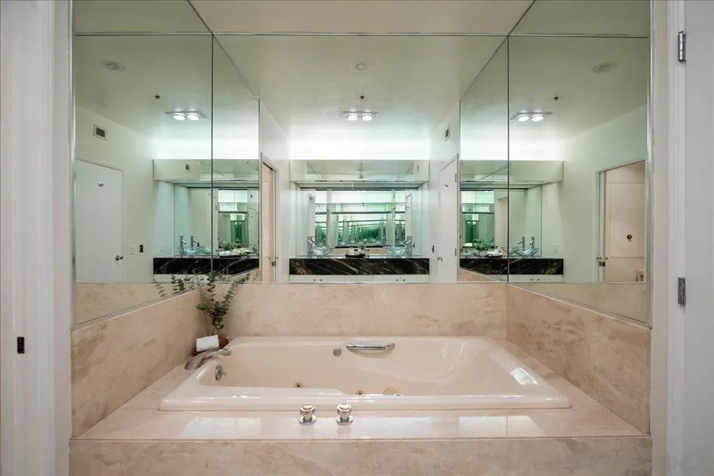 Primary Bath/Spa