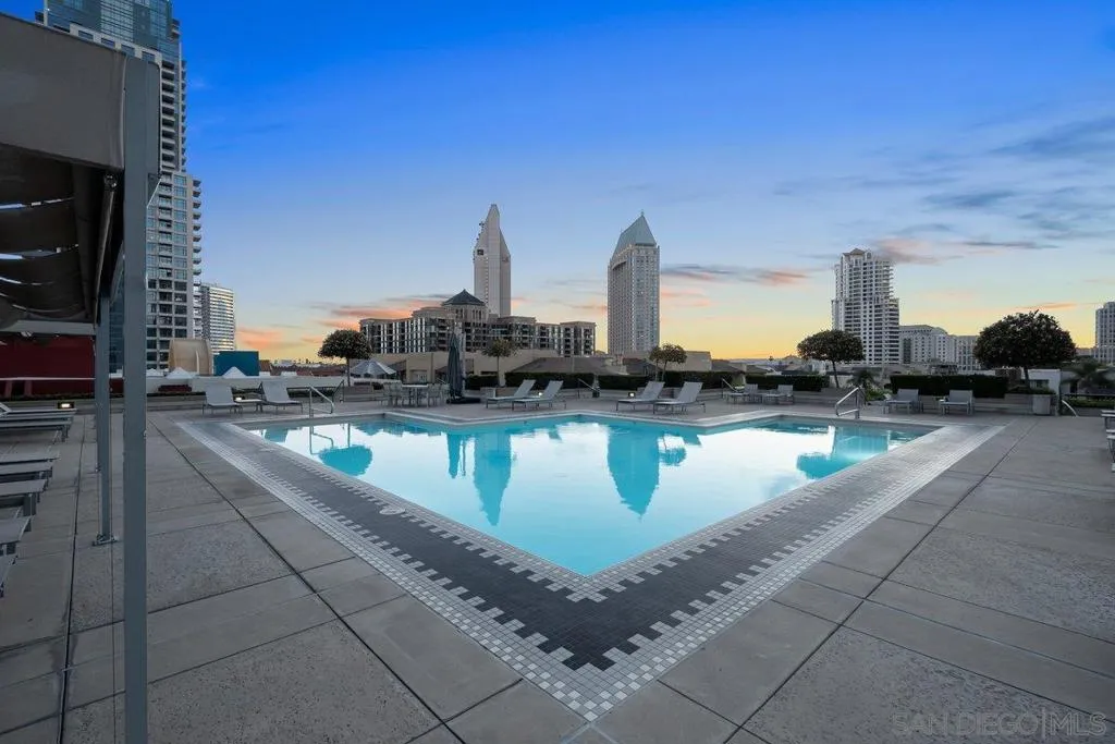 Swimming Pool/Hot Tub/Sauna