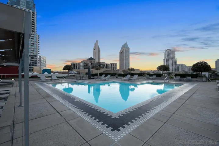 Swimming Pool/Hot Tub/Sauna