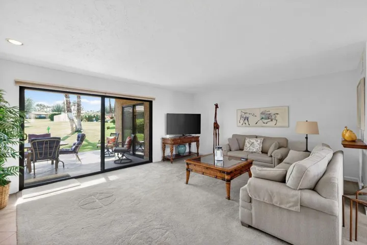 12_72795_Grass_Ct_Palm_Desert_Ca-Living_