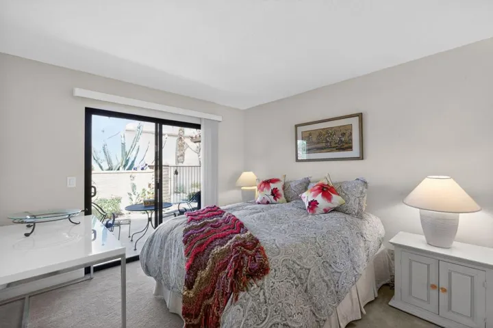 26_72795_Grass_Ct_Palm_Desert_Ca-Bedroom