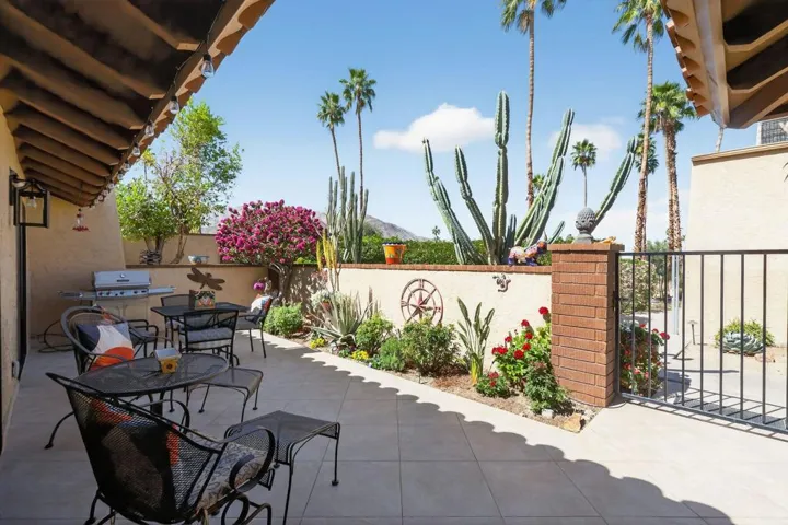 06_72795_Grass_Ct_Palm_Desert_Ca-Exterio