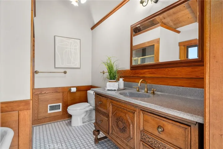13518 Earlham Drive, Whittier, California 90602