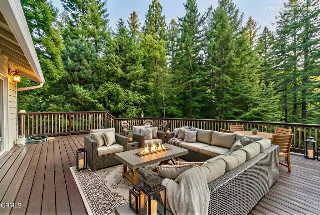 Virtually Altered Deck furnished