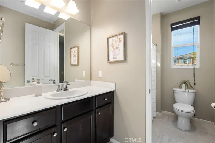 Jack n jill bathroom