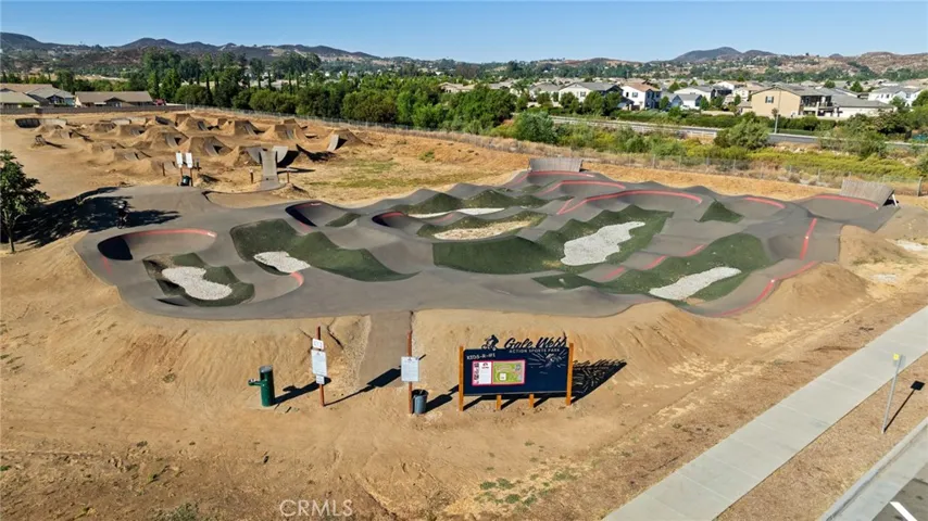 Pump track