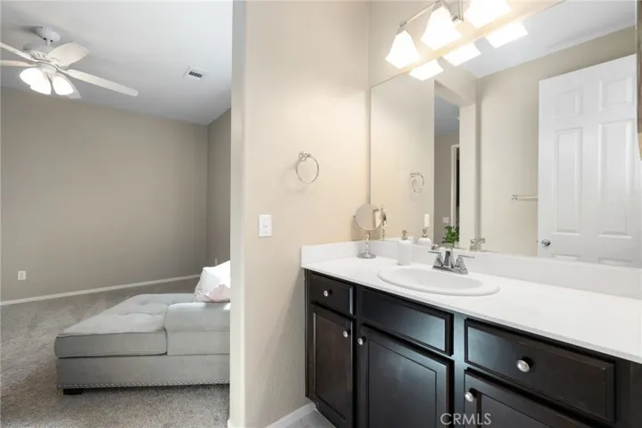 Jack n jill bathroom