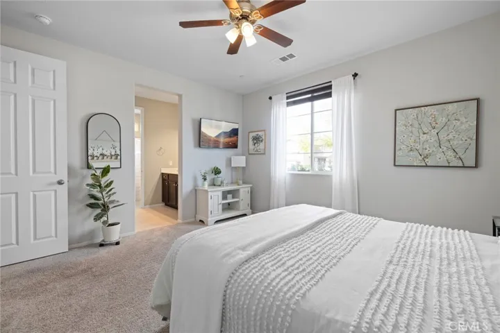 1st secondary bedroom with jack n jill bathroom