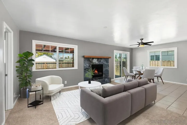 https://zimg.paragon.ice.com/ParagonImages/Property/PA/SDMLS/260005653/7/533/400/c165f7f5a46ede443fd52cea131095f3/3/ca25f0a21b0996969c86efbe94e043ef/260005653-5b18bf87-119f-4a0c-820e-a76599785b82.JPG