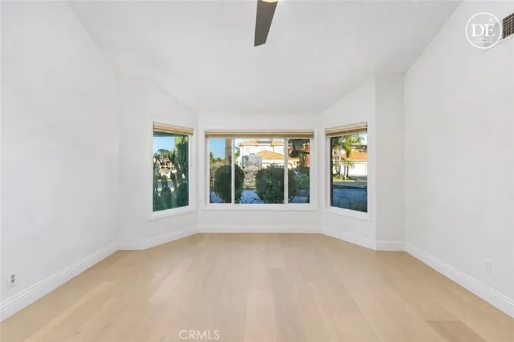 Virtual Photo_Living Room Bay Windows